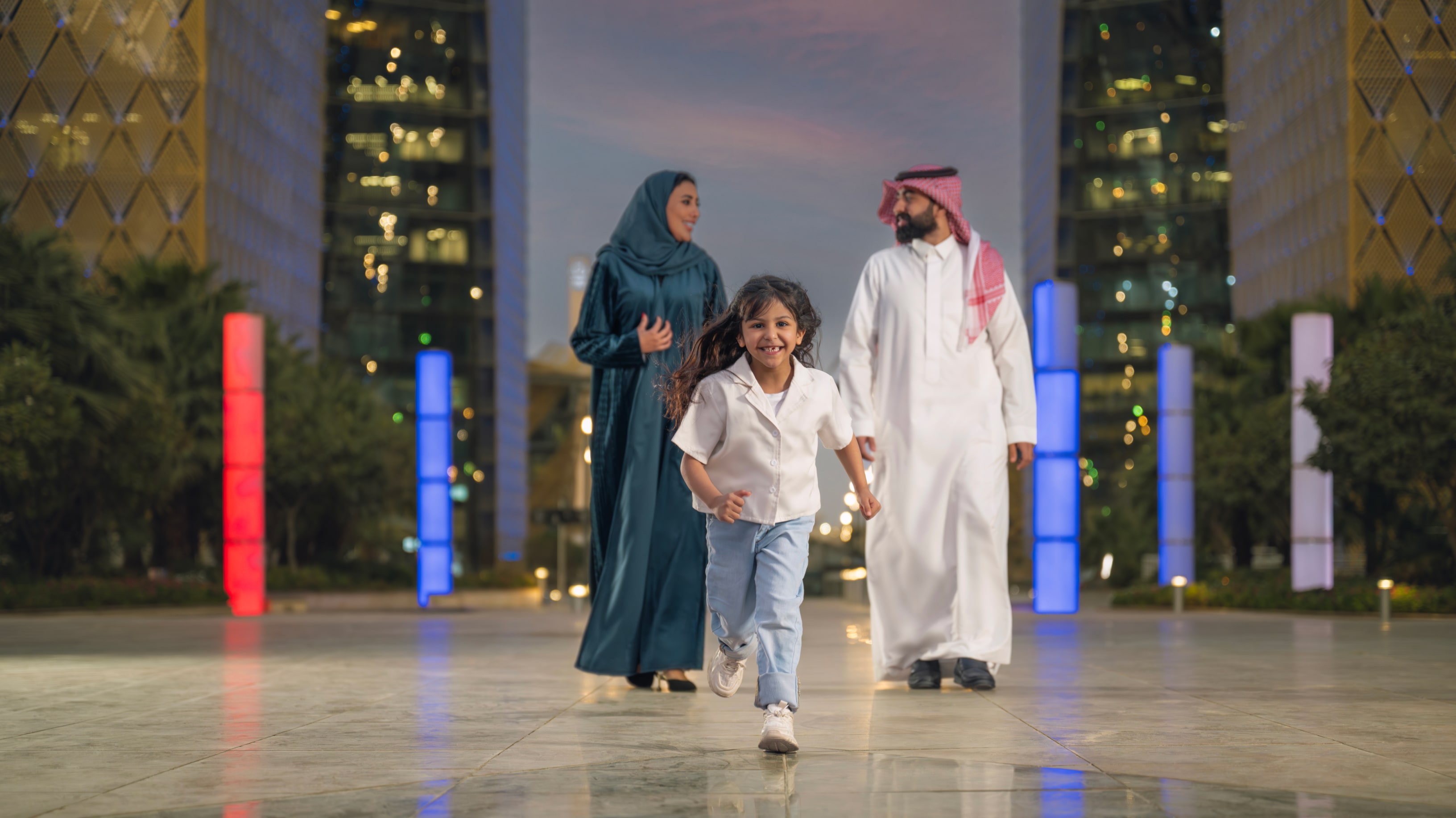 Citizens & Residents-Image Carousel-01